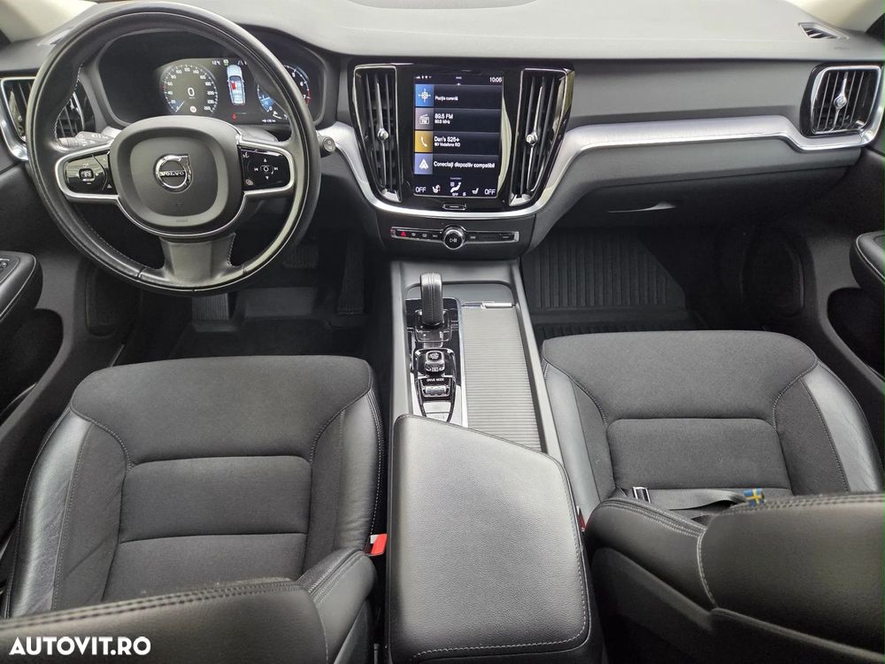 Volvo V60 B4 MHEV AT8 FWD Momentum Pro - 22