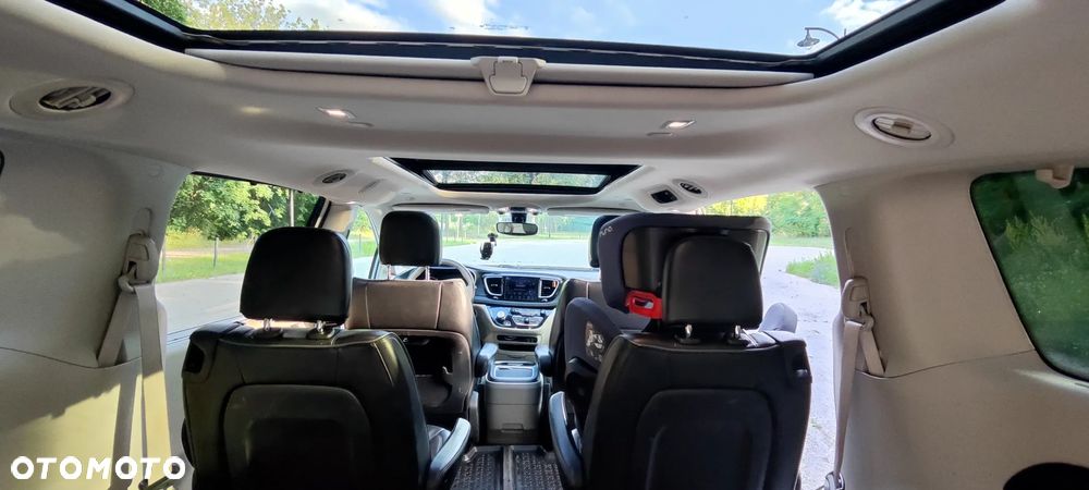 Chrysler Pacifica - 26