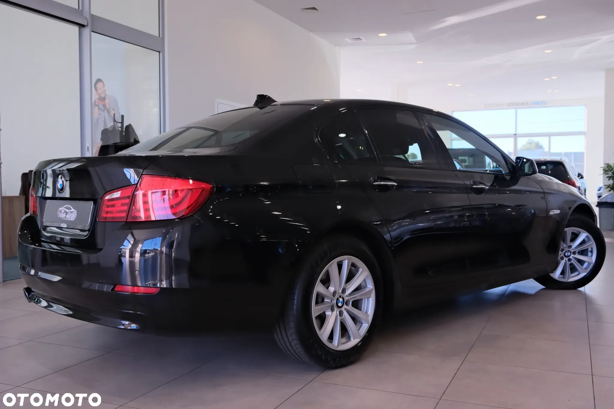 BMW Seria 5 523i - 8
