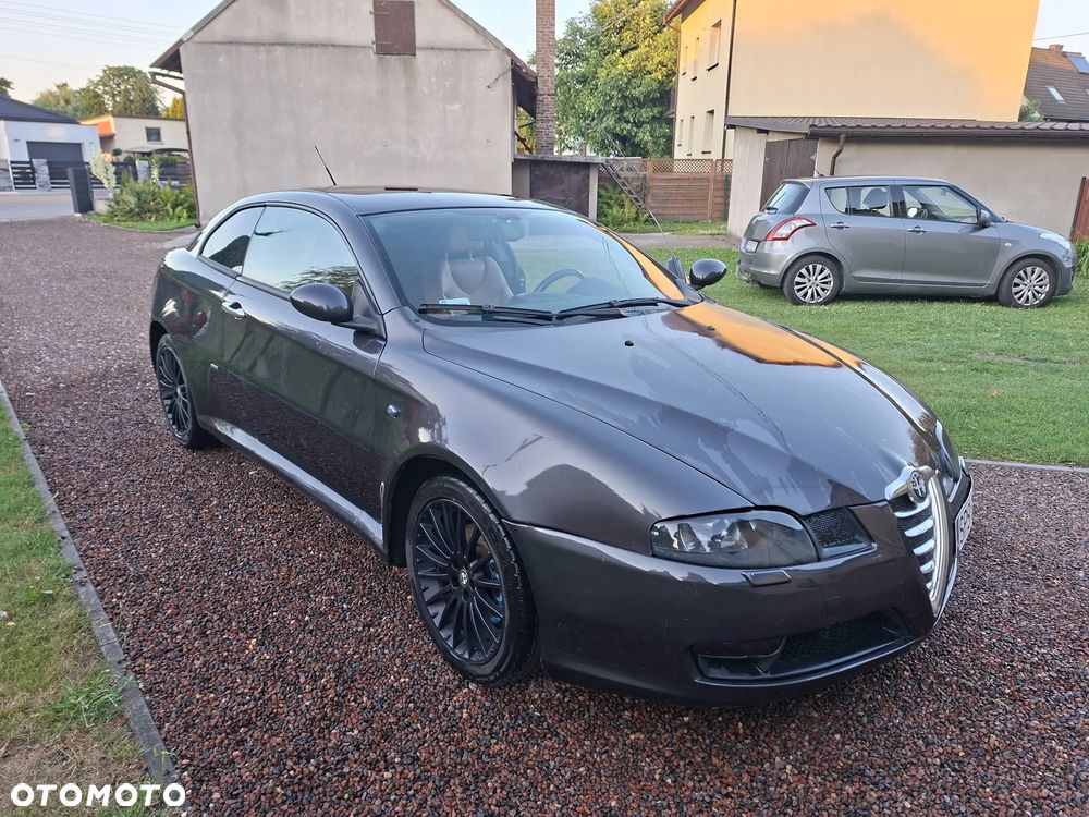Alfa Romeo GT 1.9JTD 16V Distinctive - 2