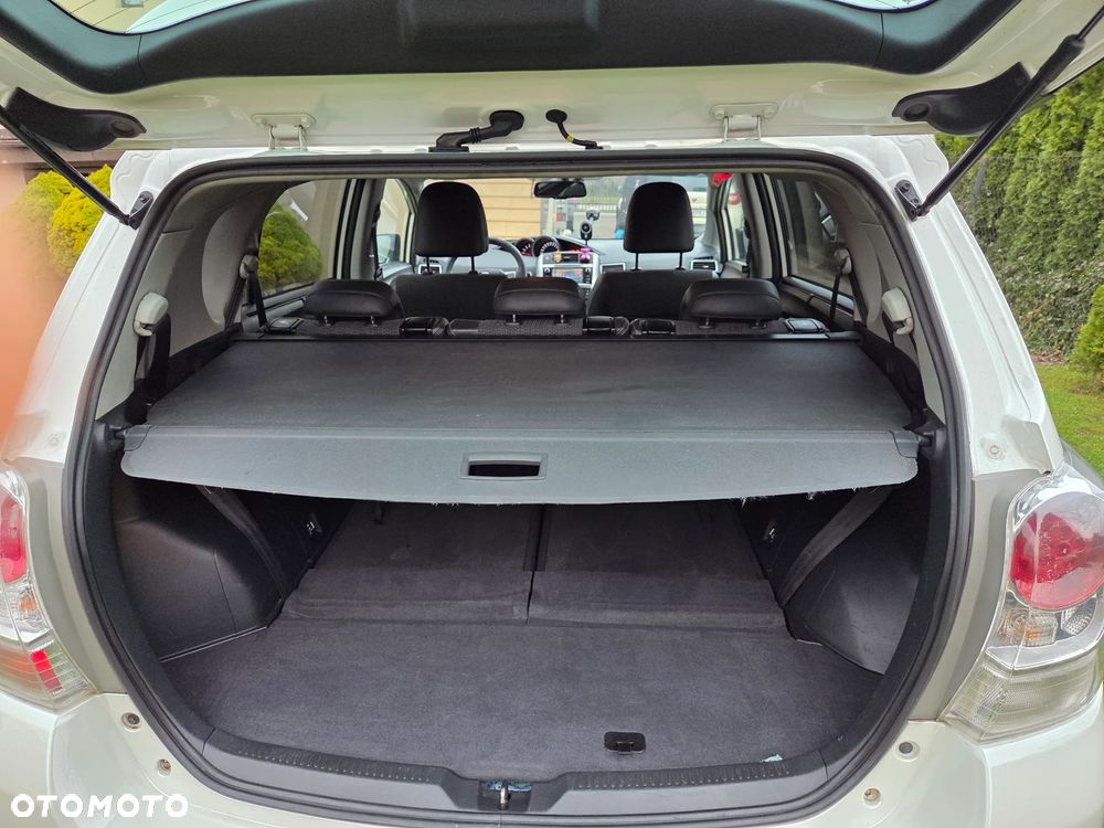 Toyota Verso 1.6 D-4D Prestige 7os - 12
