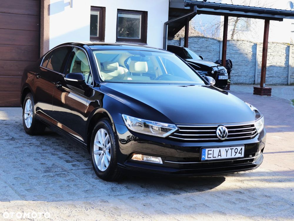 Volkswagen Passat 2.0 TDI SCR DSG Comfortline - 2
