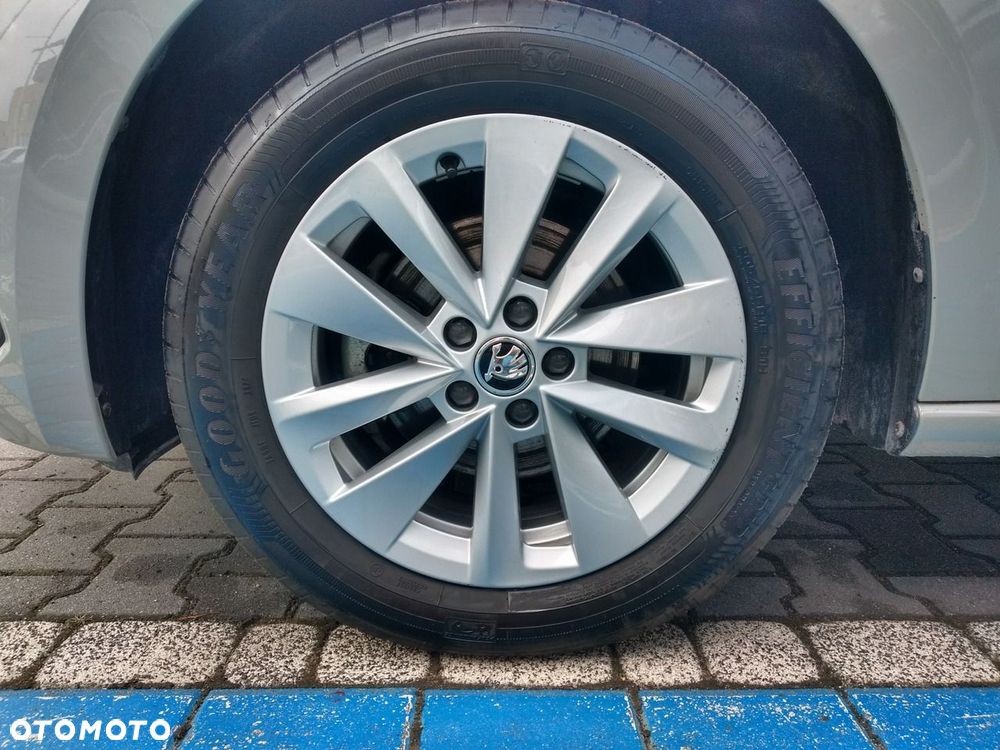 Skoda Scala 1.0 TSI Essence - 30