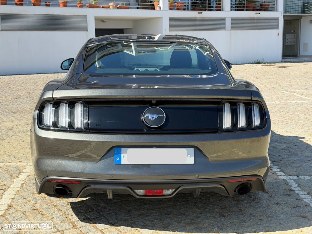 Ford Mustang 2.3 Eco Boost - 8
