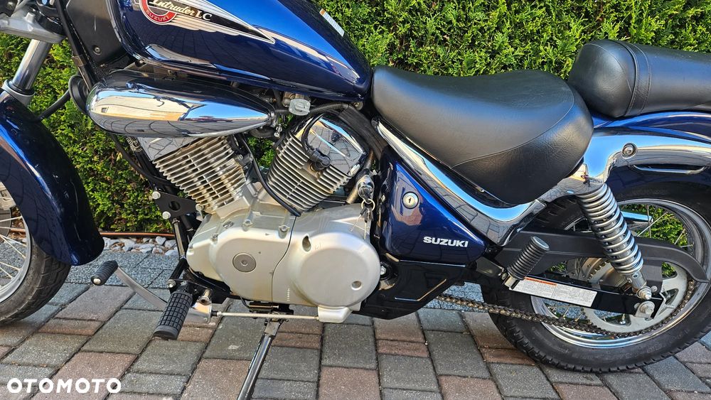 Suzuki Intruder - 7