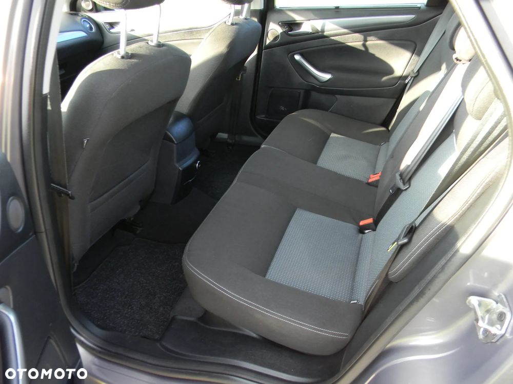 Ford Mondeo 2.0 TDCi ECOnetic Trend - 24