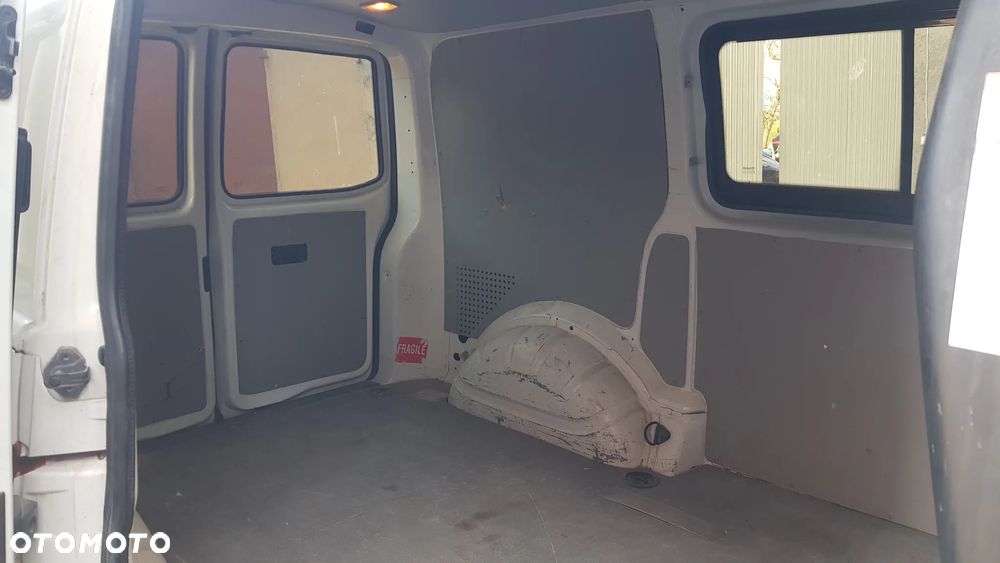 Volkswagen Transporter - 31