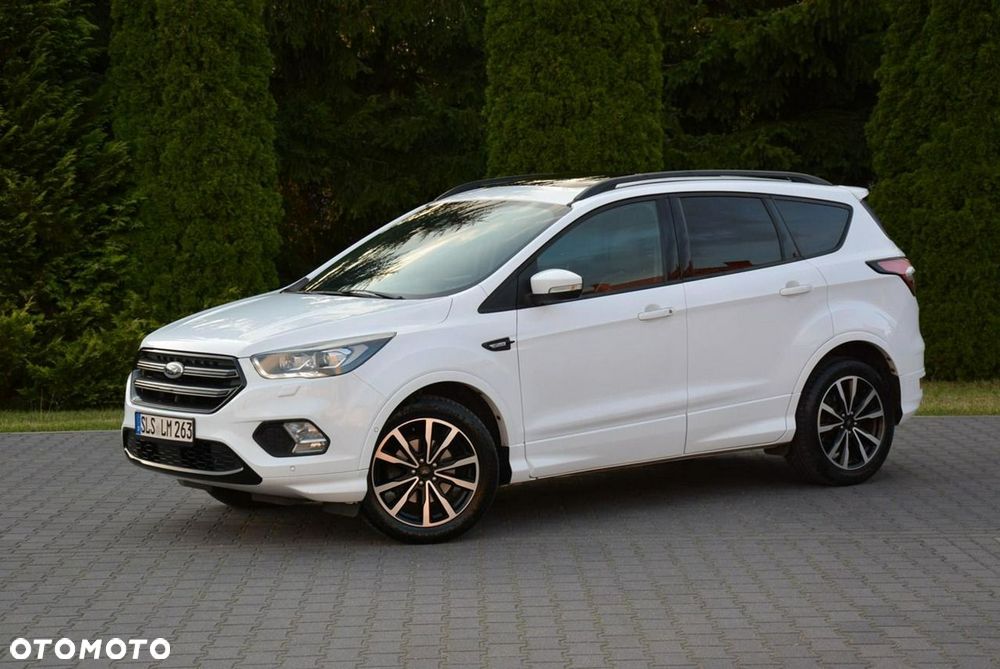 Ford Kuga 1.5 EcoBoost 2x4 ST-Line - 3