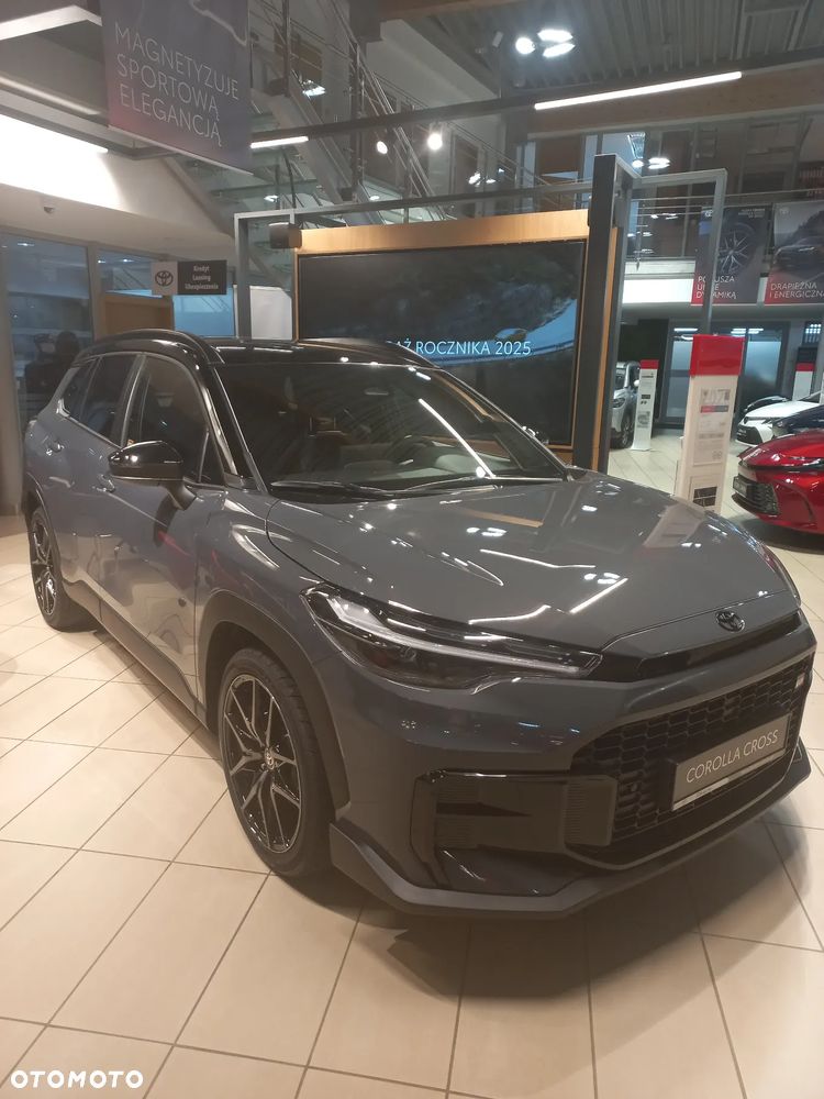 Toyota Corolla Cross 2.0 Hybrid GR Sport - 2