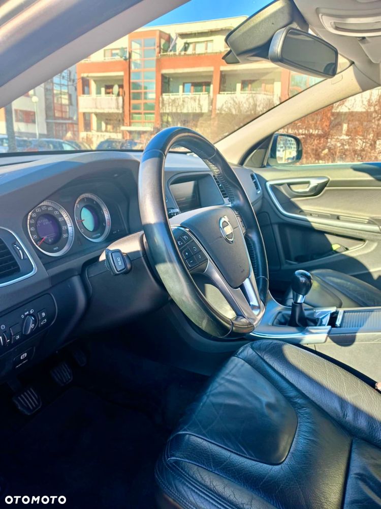 Volvo V60 D3 Momentum - 9