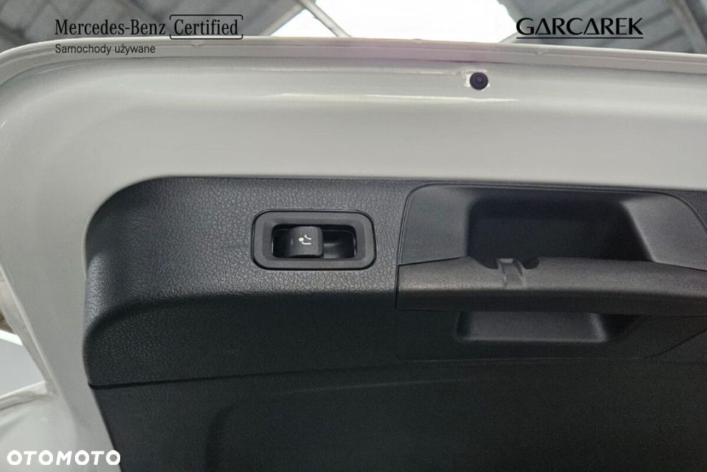 Mercedes-Benz GLB - 15