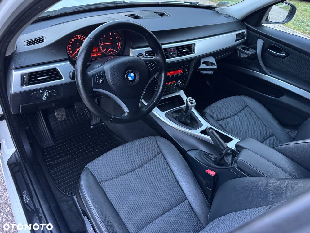 BMW Seria 3 320d DPF - 8