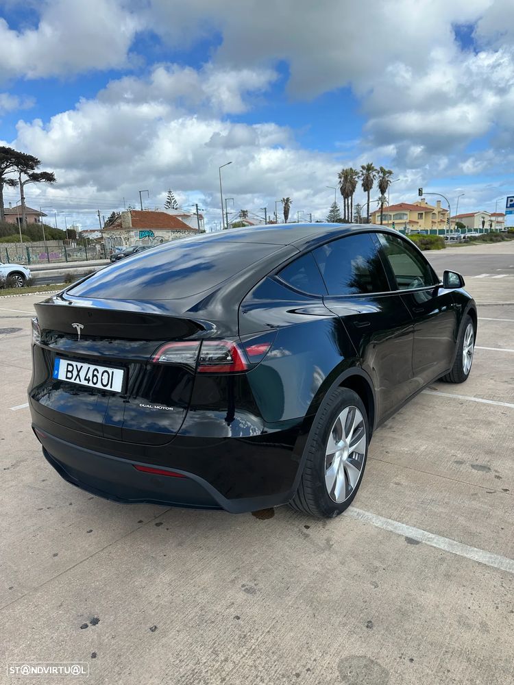 Tesla Model Y - 6