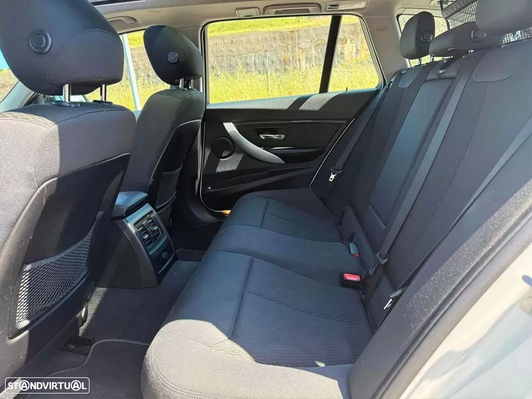 BMW 320 d Touring xDrive Aut. Sport Line - 18