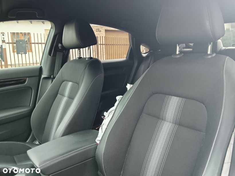 Honda Civic 2.0 i-MMD Elegance CVT - 15