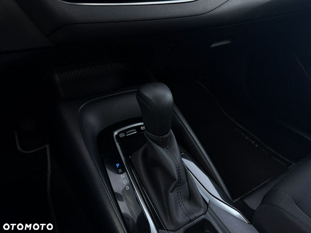 Toyota Corolla 1.8 Hybrid Comfort - 28