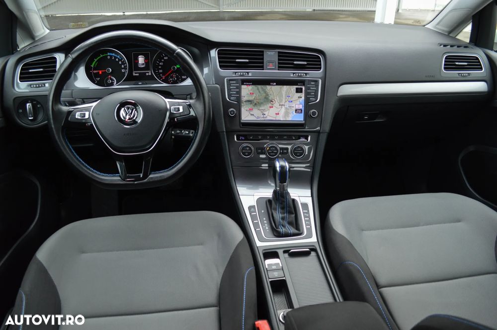 Volkswagen Golf e-Golf - 36