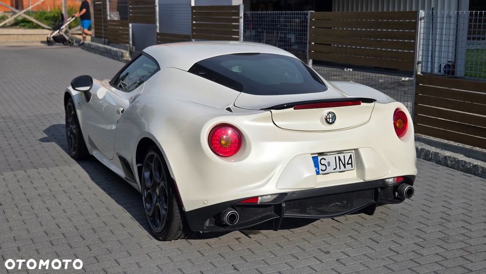 Alfa Romeo 4C - 7