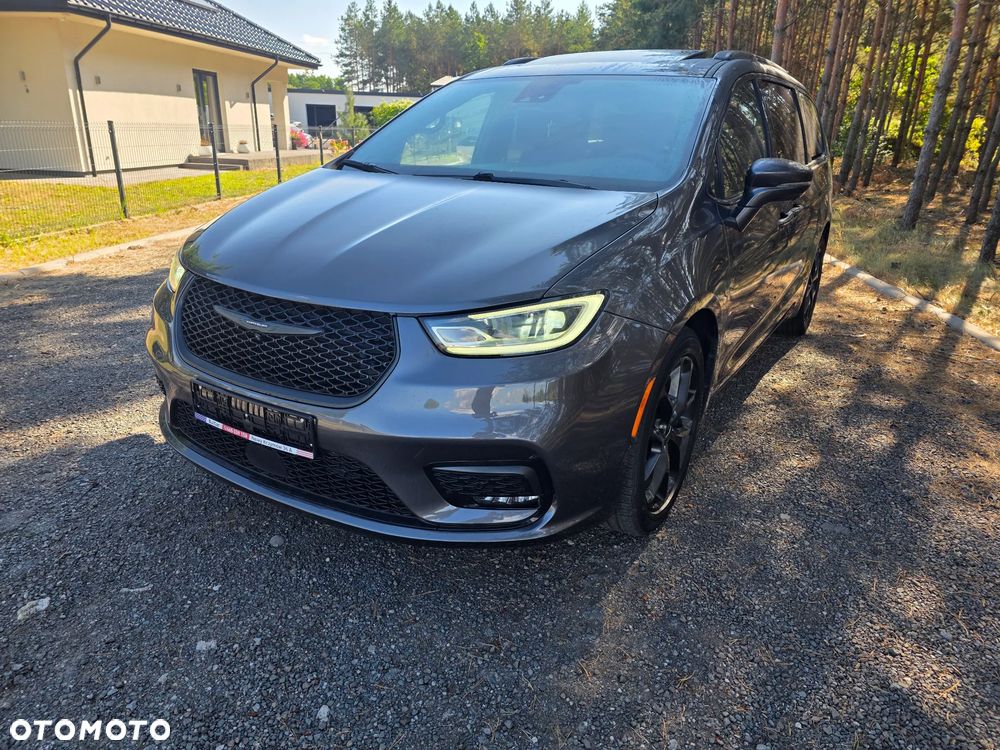 Chrysler Pacifica - 1