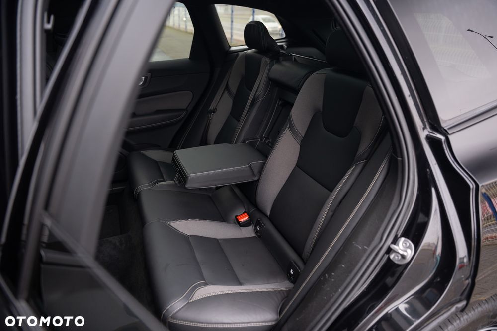 Volvo XC 60 B4 D Geartronic RDesign - 34