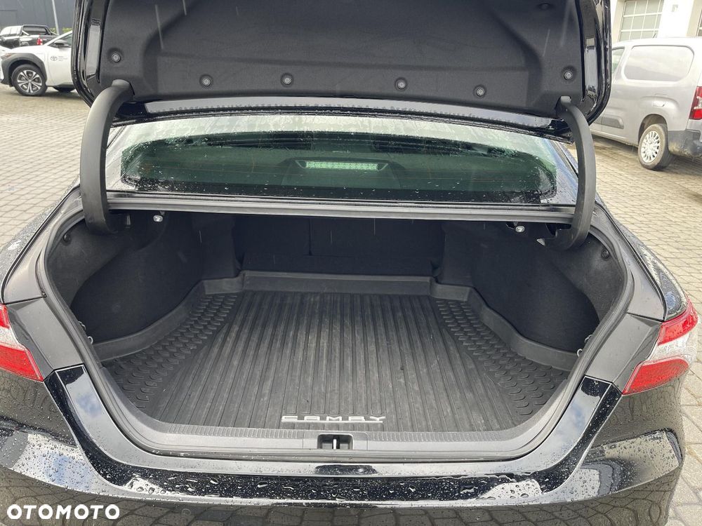 Toyota Camry - 11