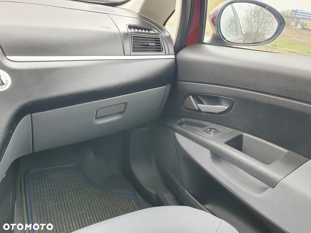 Fiat Linea 1.4 Active Euro5 - 16