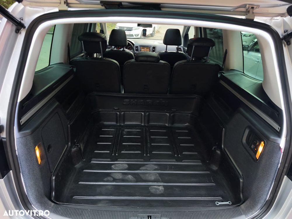 Volkswagen Sharan 2.0 TDI DSG BlueMotion Technology Highline - 30