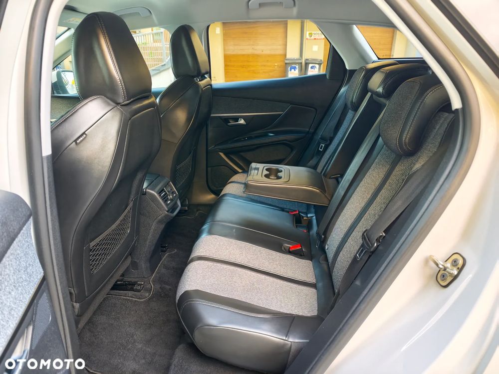 Peugeot 3008 PureTech 130 Stop & Start GPF Allure - 30