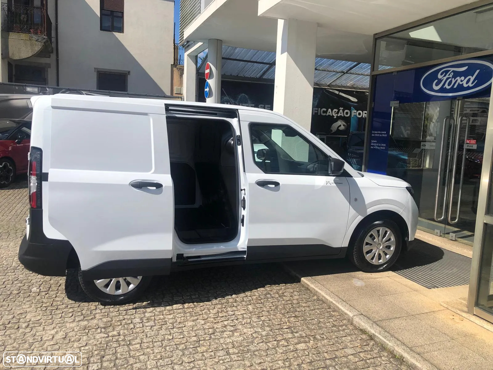 Ford Transit Courier 1.5 EcoBlue Van Trend - 11