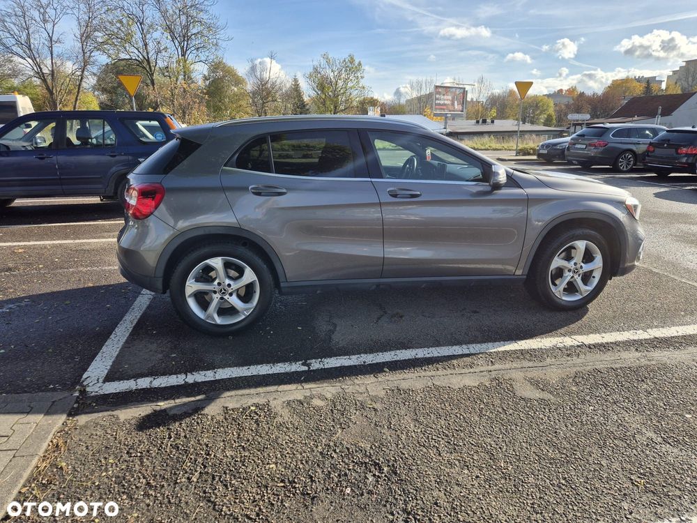Mercedes-Benz GLA 250 4-Matic - 9