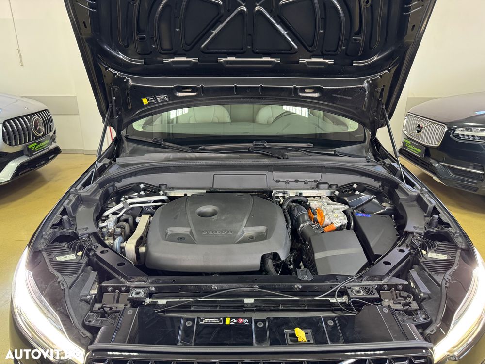 Volvo XC 60 T6 AWD Plus Dark - 36
