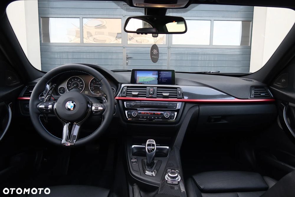 BMW Seria 3 335i xDrive M Sport - 29