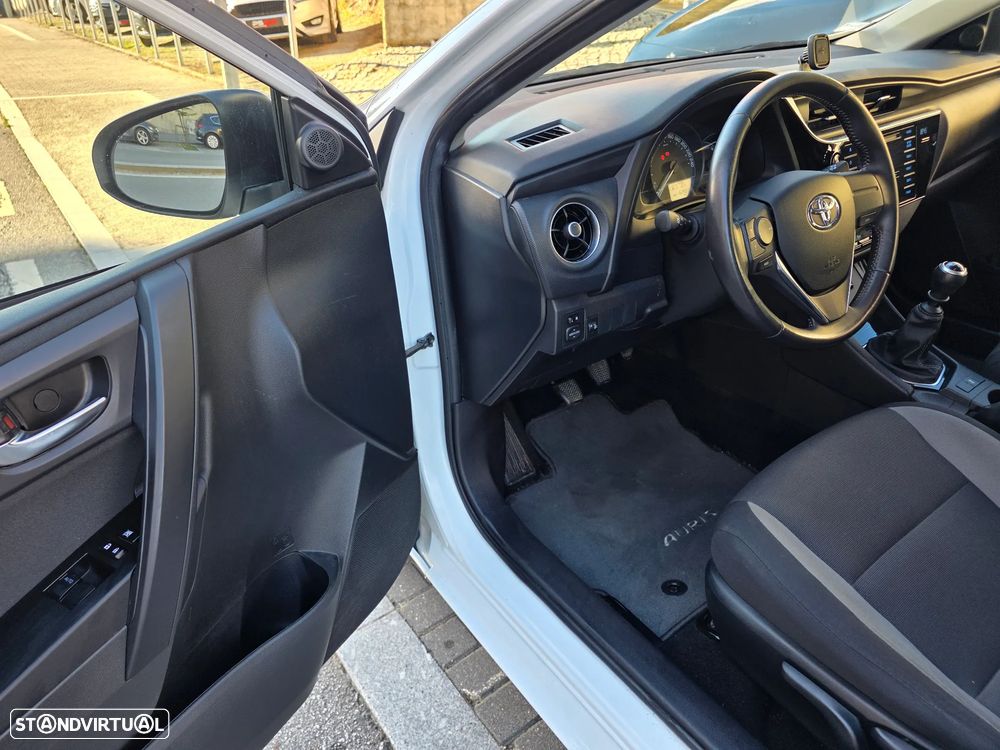 Toyota Auris Touring Sports 1.4 D-4D Comfort+Pack Techno - 4