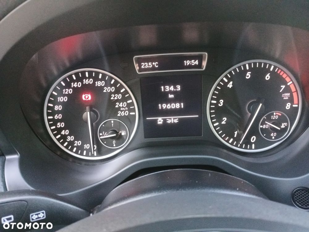 Mercedes-Benz Klasa A 180 BlueEfficiency Edition - 18
