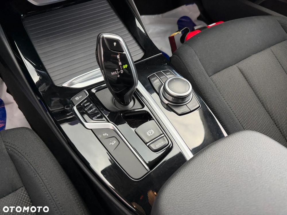 BMW X3 xDrive20i GPF Advantage - 23