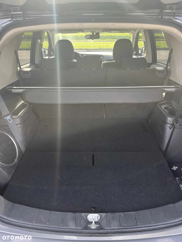 Mitsubishi Outlander - 24
