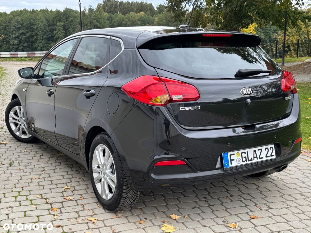 Kia Ceed - 13