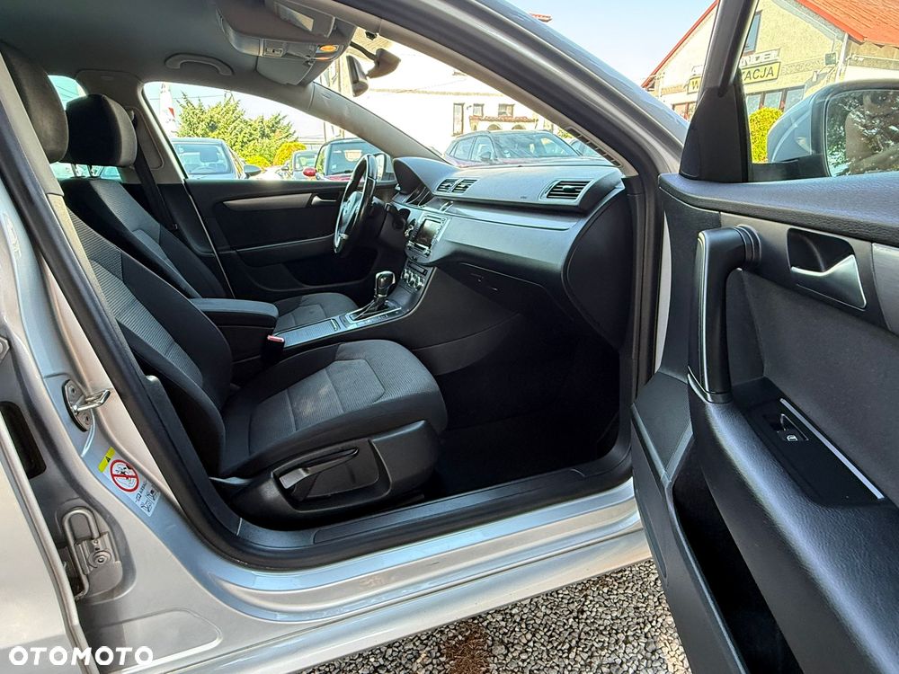 Volkswagen Passat 2.0 TDI 4Motion DSG BlueMotion Tech Highline - 25