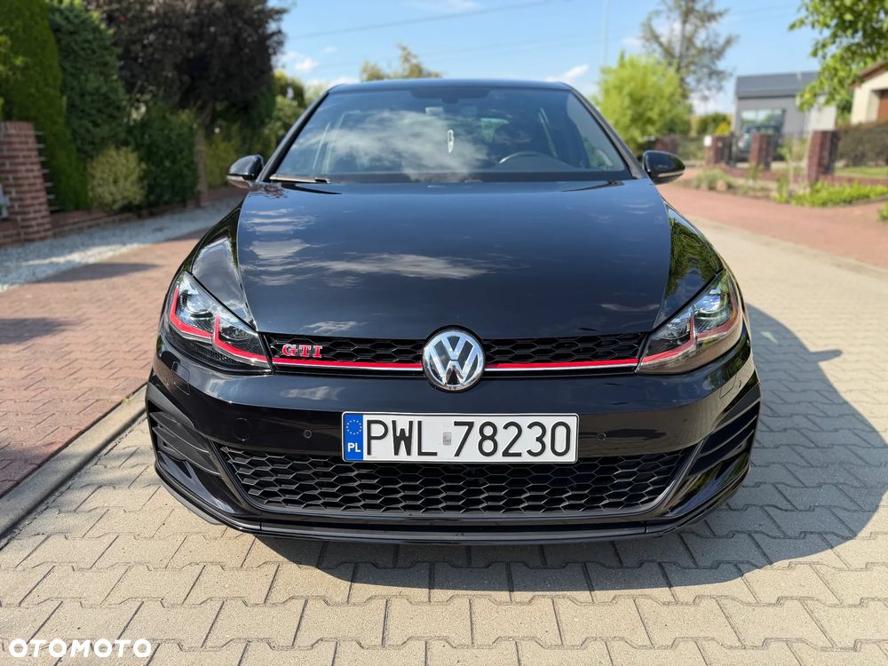 Volkswagen Golf - 28