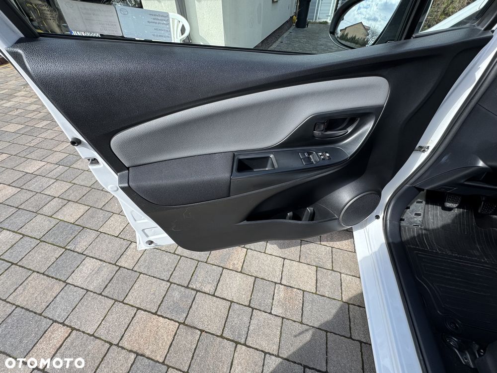 Toyota Yaris 1.33 Active EU6 - 26