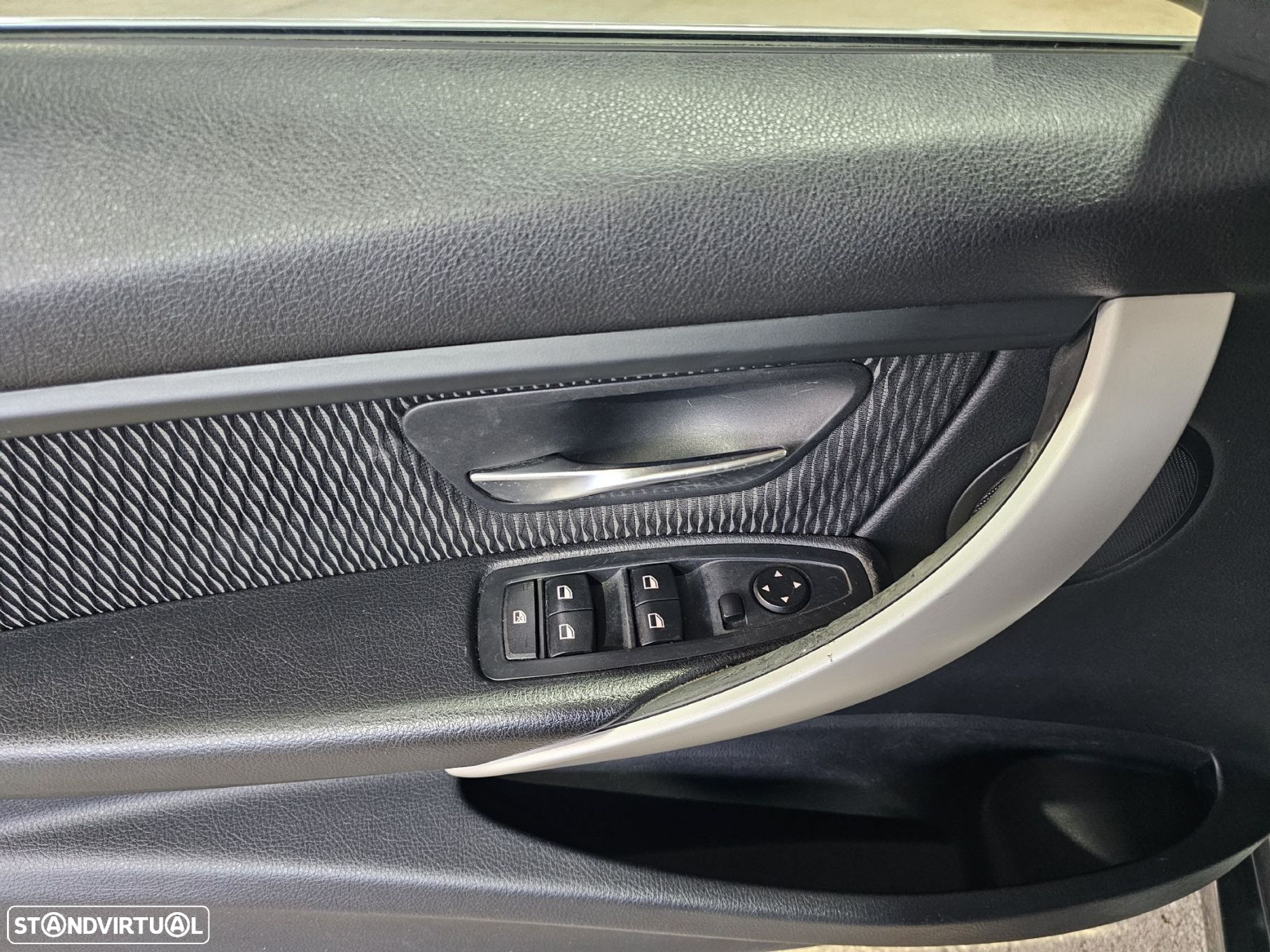 BMW 320 d Touring EfficientDynamics Auto - 25