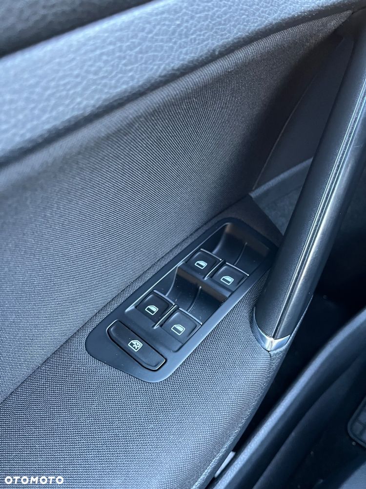 Volkswagen Golf 1.4 TSI BMT Highline - 26