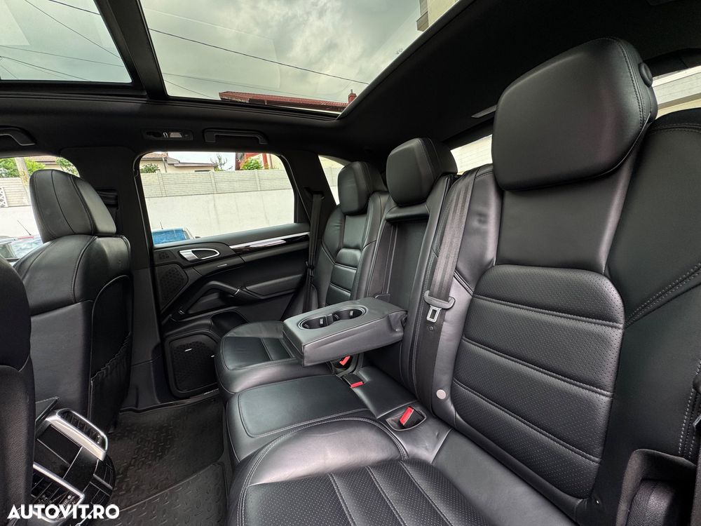 Porsche Cayenne - 17