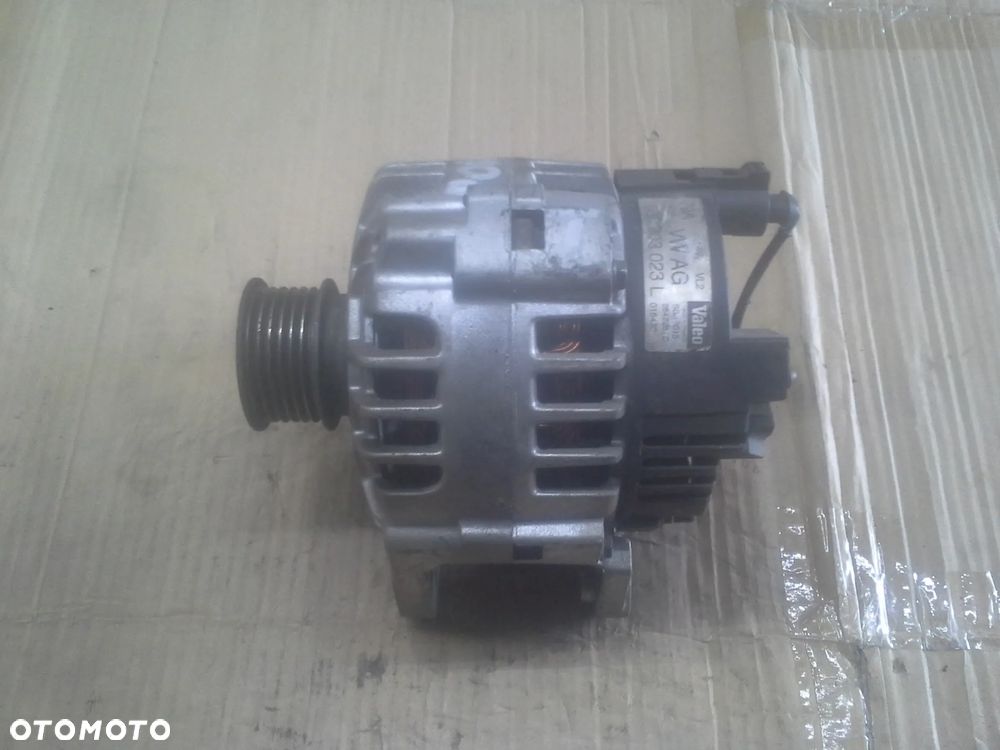 Alternator Volkswagen Polo 1.4 16V 030903023L Valeo - 1