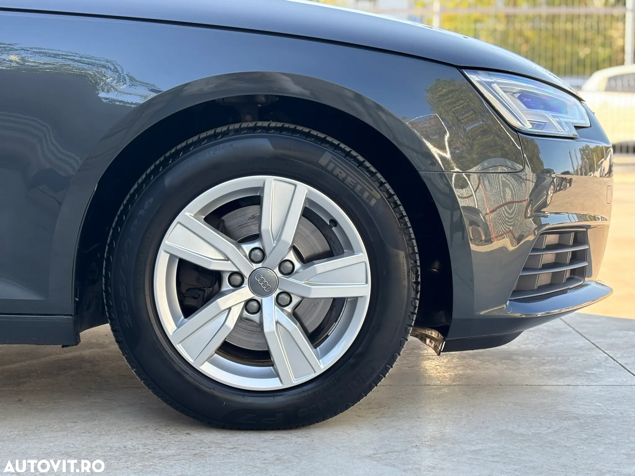 Audi A4 Avant 35 TFSI S tronic - 12