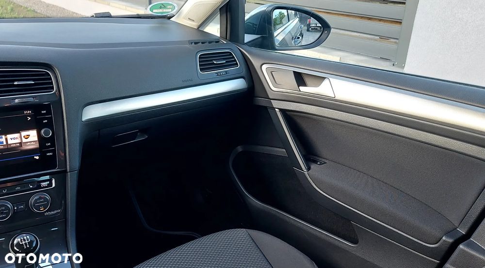 Volkswagen Golf 1.6 TDI Sound - 31