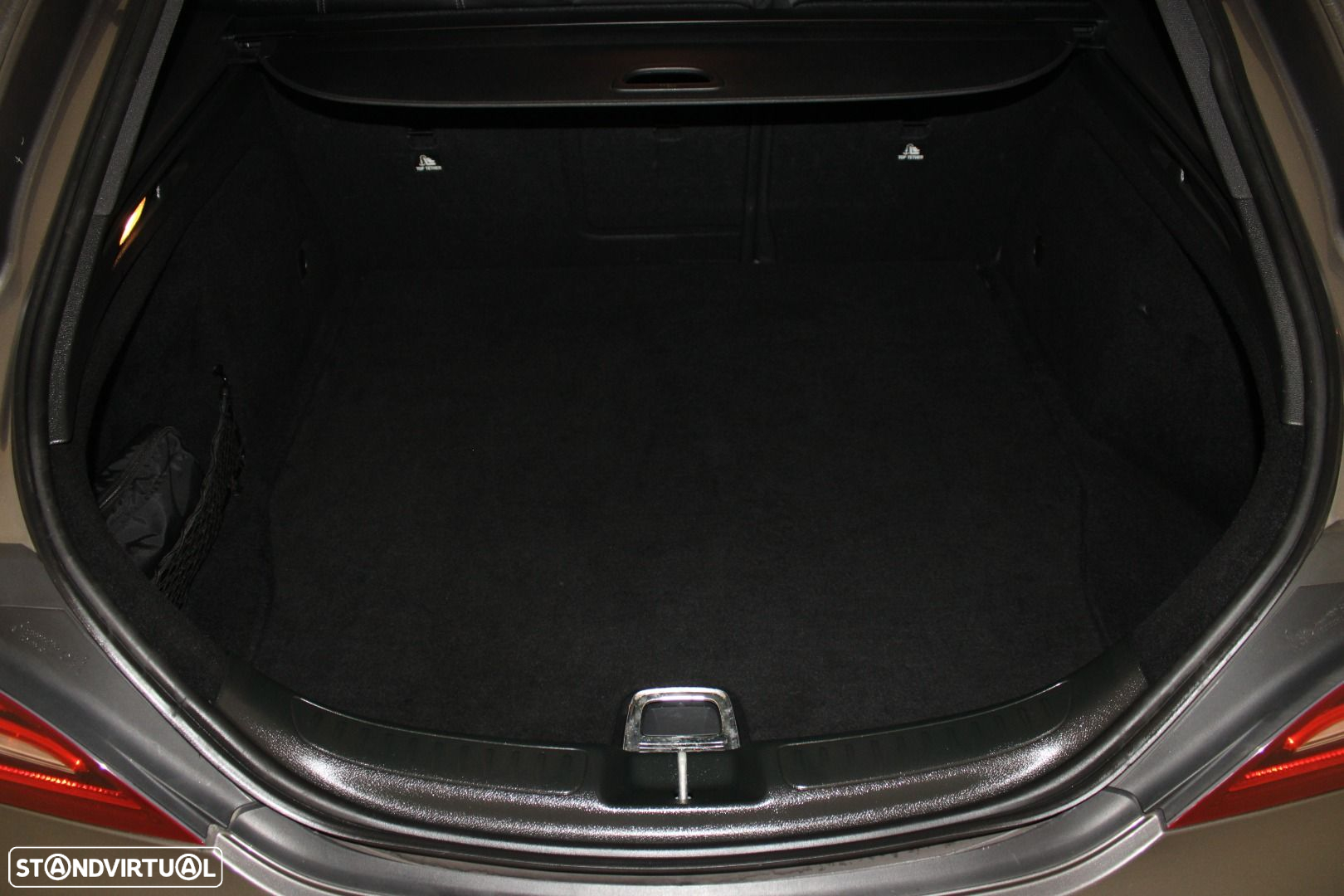 Mercedes-Benz CLA 180 d Shooting Brake AMG Line Aut. - 27