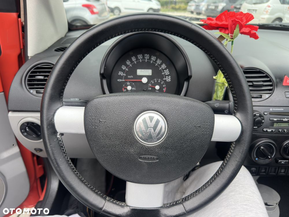 Volkswagen New Beetle - 13