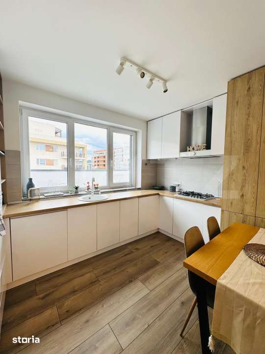 Penthouse de vanzare, 92 mp, zona Tractorul - Coresi — fotografia 3