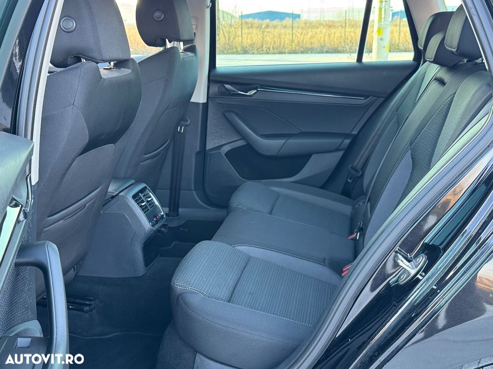 Skoda Octavia Combi 2.0 TDI DSG Exclusive Plus - 12